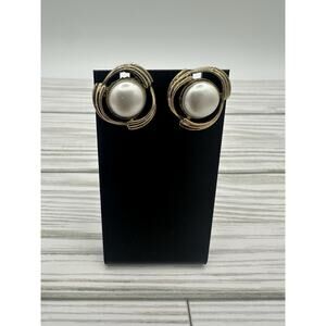 Vintage Faux Pearl 1980s Gold Tone Post Earrings Retro Classy
